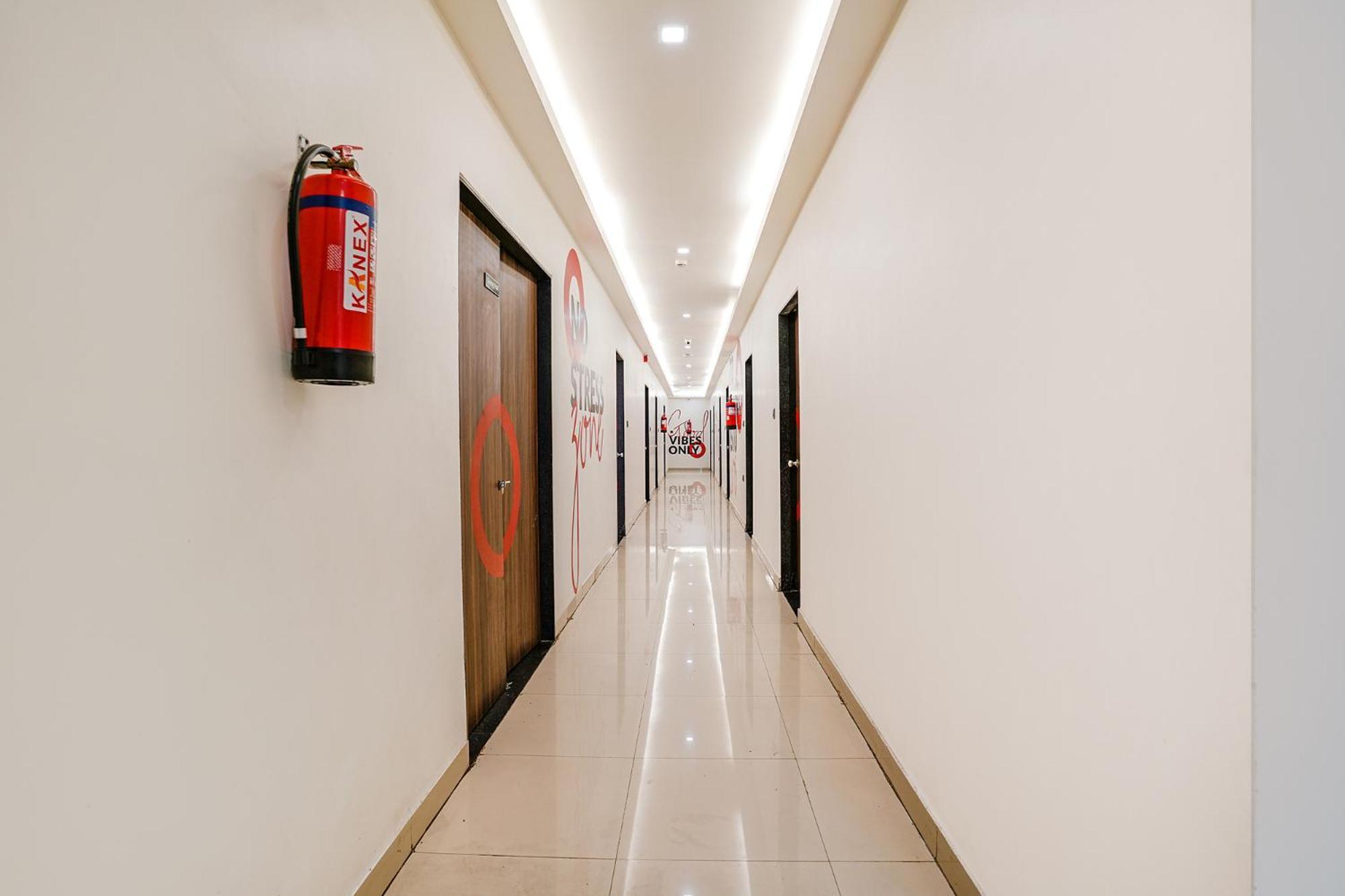 Fabhotel Lotus I سورات المظهر الخارجي الصورة