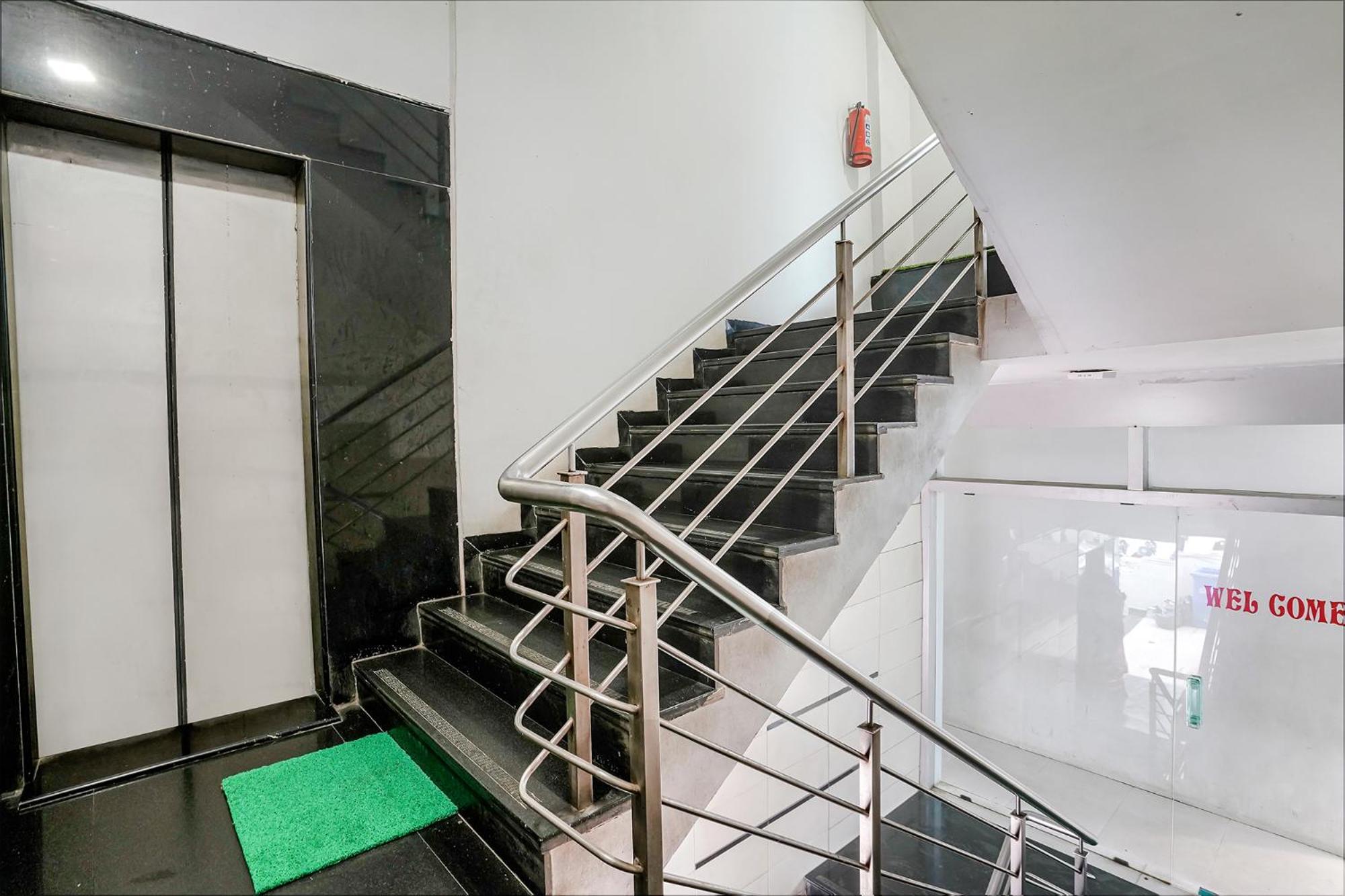 Fabhotel Lotus I سورات المظهر الخارجي الصورة